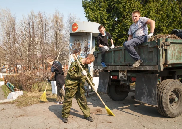 "Алтай-Кокс" провел городской арт-фестиваль.