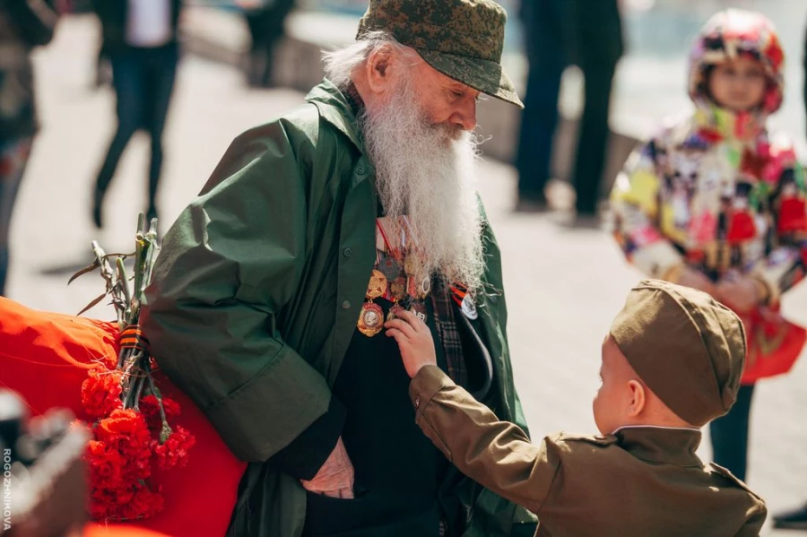 "Алгоритм" отметил 72-ю годовщину Дня Победы вместе с горожанами.