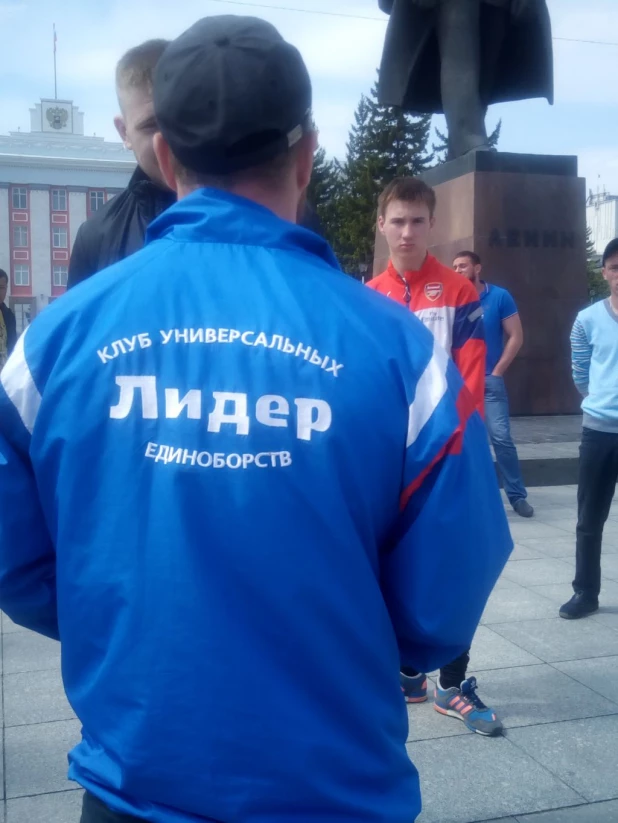 Митинг в поддержку верховного главнокомандующего в Барнауле.