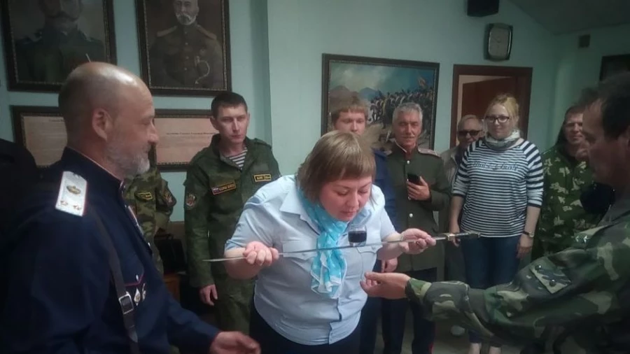 Депутат АКЗС от партии ЛДПР Евгения Боровикова вступила в ряды казаков