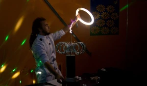 Музей "Как-так?" приглашает посетить научные шоу.