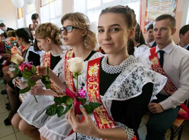 "Последний звонок" в гимназии № 45. Барнаул, 25 мая 2017 года.