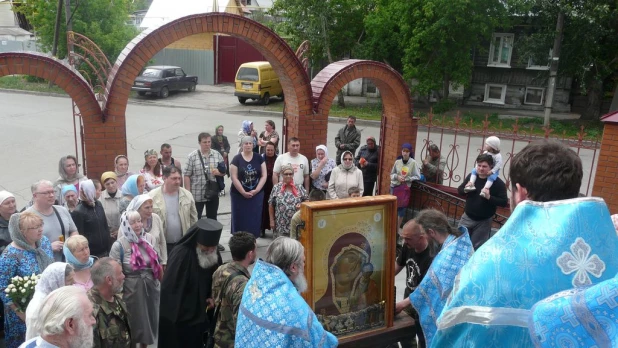 Впервые в Барнаул привезли икону Божией Матери "Табынская"