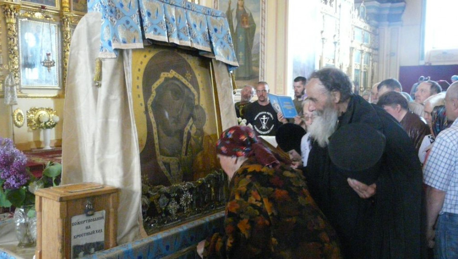 Впервые в Барнаул привезли икону Божией Матери "Табынская"
