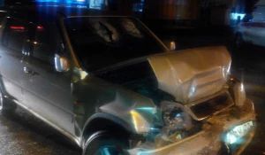 Иномарка въехала в автобус, 30 мая 2017.