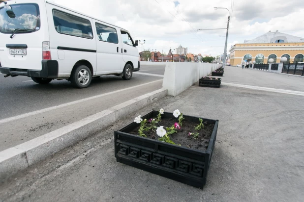 Каким стал мост через Барнаулку. Май 2017 года.