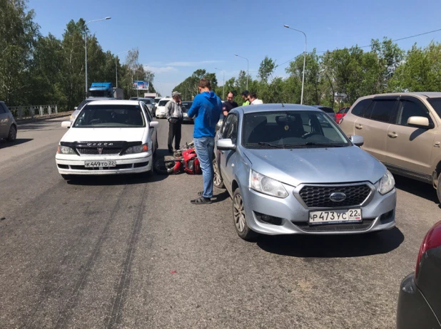 В Барнауле мотоциклист попал в ДТП. 1 июня 2017 года.