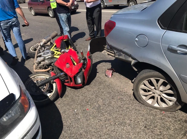 В Барнауле мотоциклист попал в ДТП. 1 июня 2017 года.