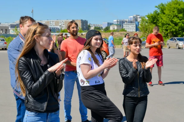 В Барнауле прошли соревнования по автослалому среди девушек. 3 июня 2017 года.