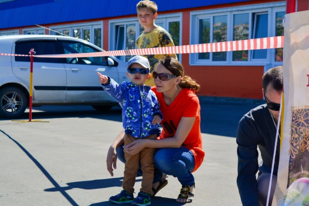 В Барнауле прошли соревнования по автослалому среди девушек. 3 июня 2017 года.