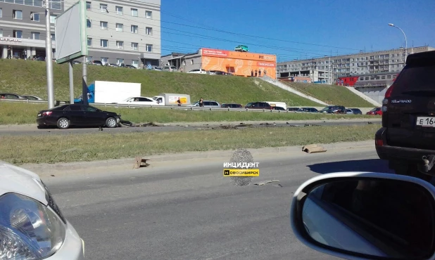 В Новосибирске в ДТП пострадали три человека. 5 июня 2017 года.