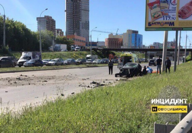 В Новосибирске в ДТП пострадали три человека. 5 июня 2017 года.