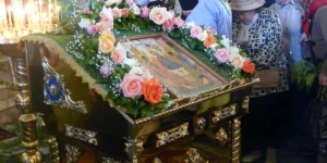 В храмах Барнаула встретили праздник Троицы