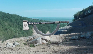 Как будет выглядеть памятник байкерскому топору на серпантине у Белокурихи-2.