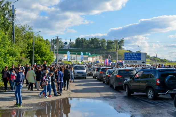 День России в Барнауле. Речной вокзал, 12 июня 2017 года.