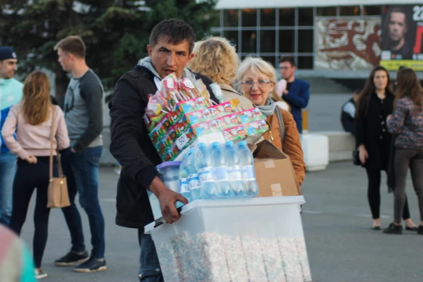 День России в Барнауле. Площадь Сахарова, 12 июня 2017 года.