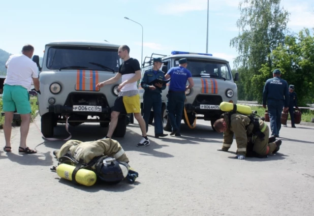 В Горном Алтае пожарные соревновались в кроссфите.