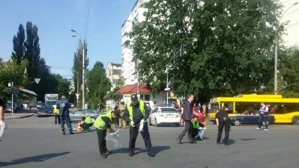 В Киеве взорвался автомобиль.