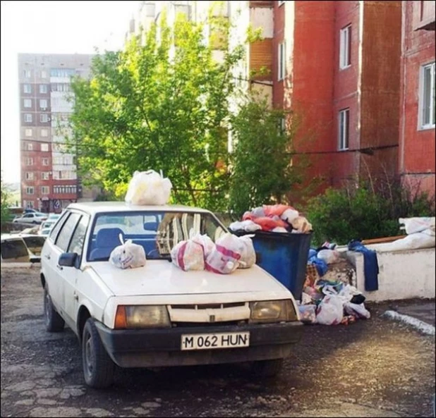 Вот что бывает с теми, кто паркуется в неположенных местах.