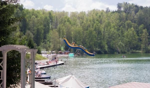 Территория парк-отеля "Ая".