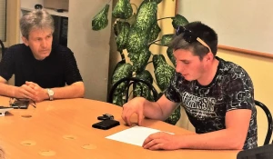 Подписание договора дарения земельного участка в коттеджном поселке "Фирсова Слобода-3".