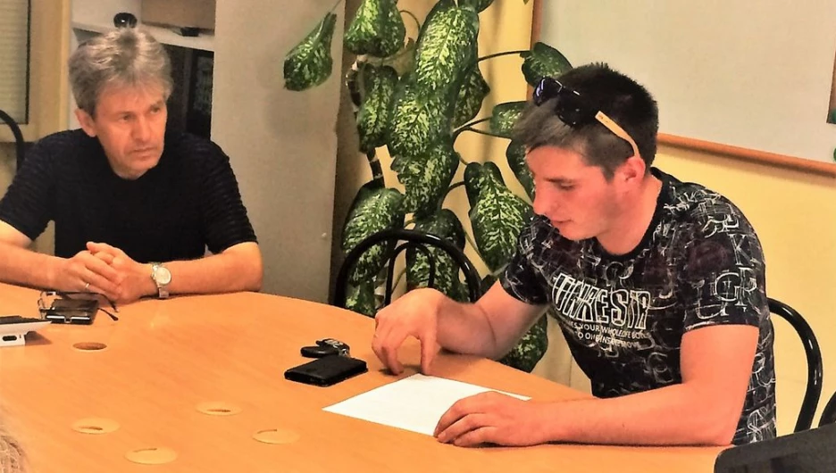 Подписание договора дарения земельного участка в коттеджном поселке "Фирсова Слобода-3".