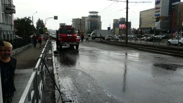 В Барнауле на Красноармейском сгорел автомобиль.