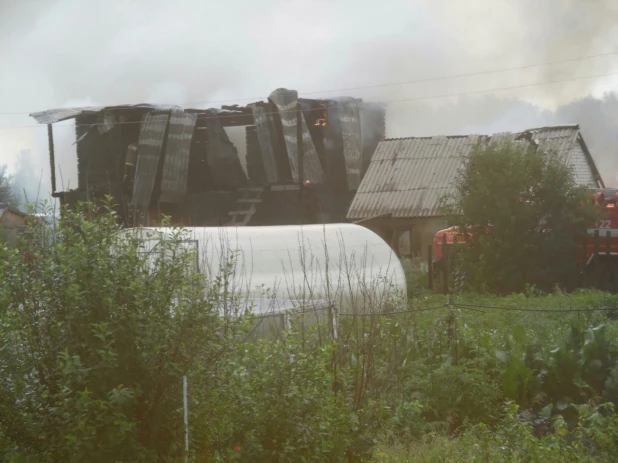 Пожар в садоводстве Барнаула.