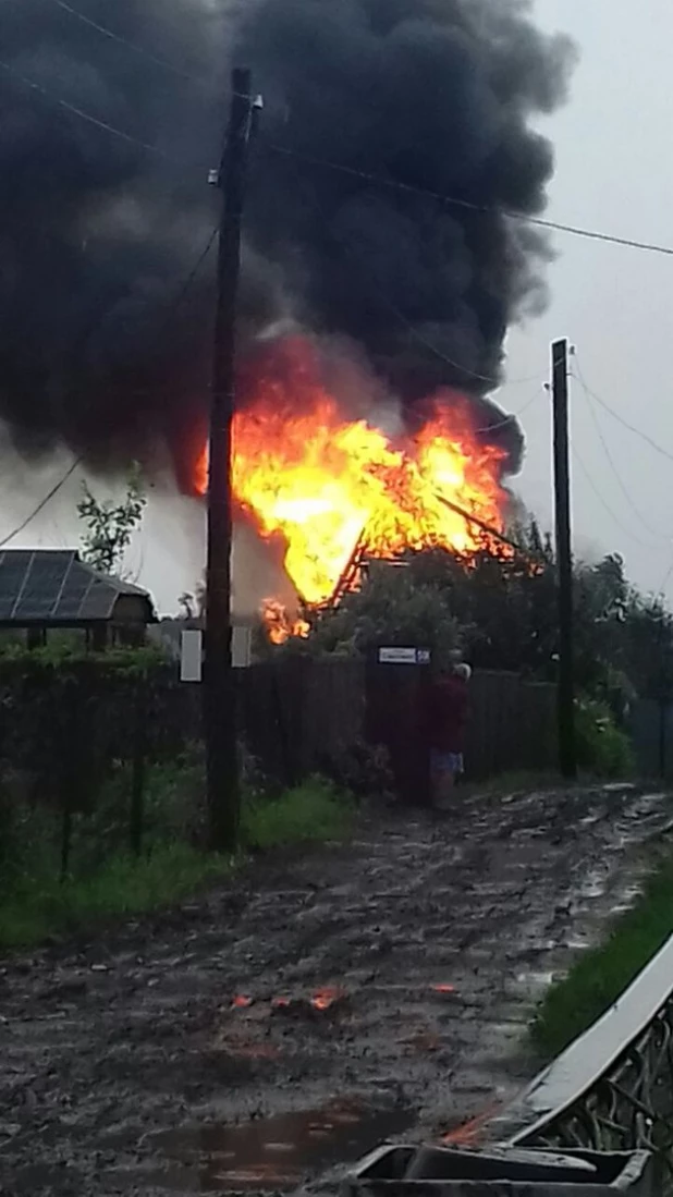 Пожар в садоводстве Барнаула.