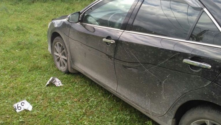 В Горном Алтае новосибирец повредил машину своей землячки.