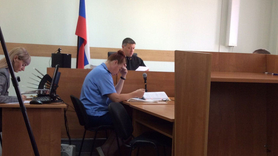 В Октябрьском районном суде Барнаула, судья Алексей Шалабода и прокурор.