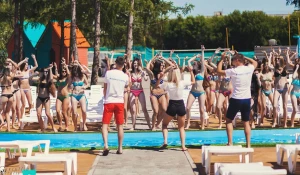 Комплекс открытых бассейнов "Пляж".