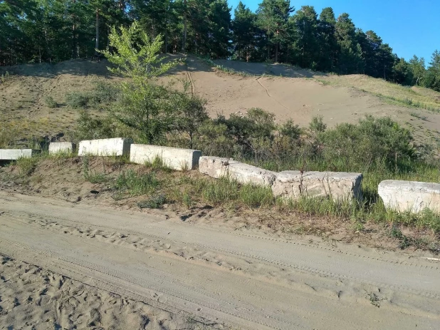 В Бийске загородили проезды в лес в районе АБ.