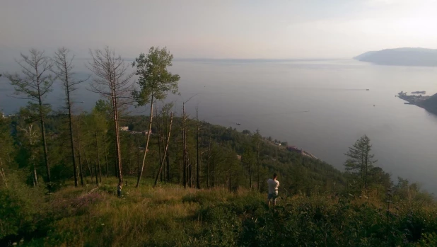 Вид на Байкал с камня Черского. 