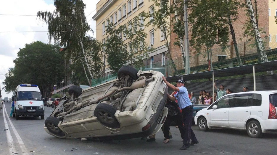 Тройное ДТП в центре Новосибирска. 12 июля 2017 года.