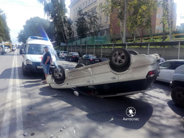 Тройное ДТП в центре Новосибирска. 12 июля 2017 года.