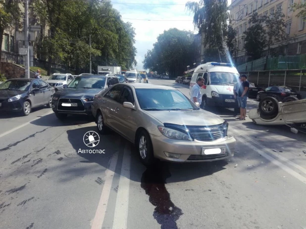 Тройное ДТП в центре Новосибирска. 12 июля 2017 года.