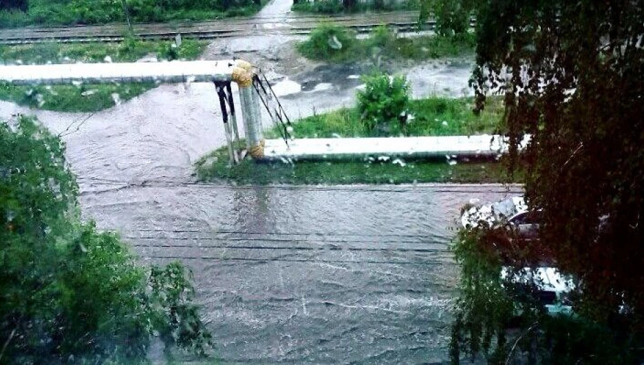 Дождь в Бийске. 13 июля 2017 года.