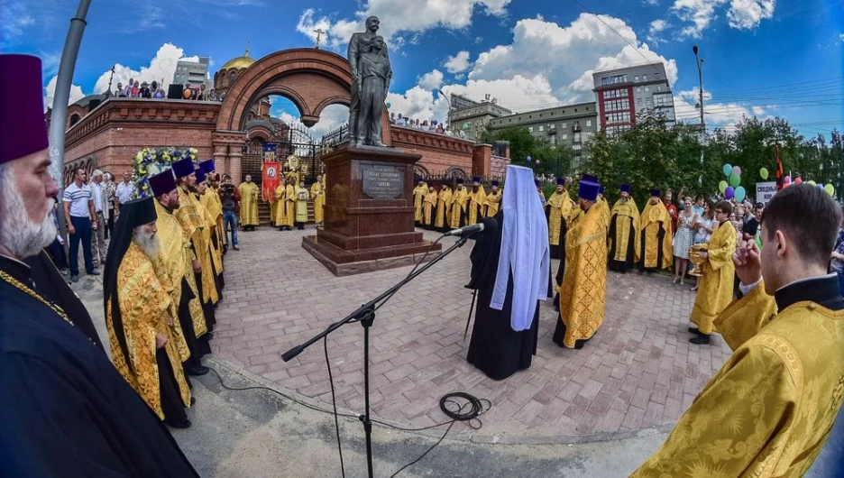 Памятник Николаю II в Новосибирске.