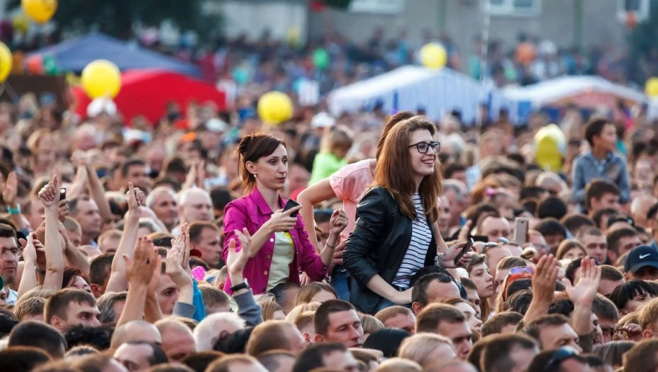 День металлурга.