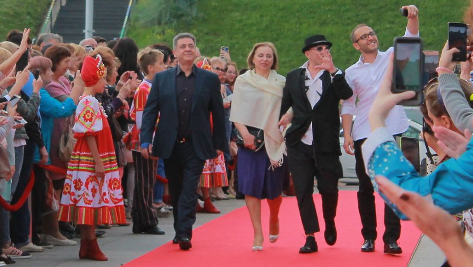 Гости Шукшинского кинофестиваля-2017 на красной дорожке.