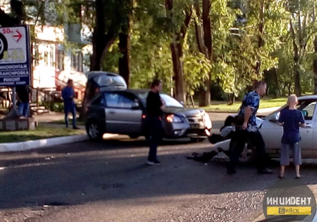 ДТП в Бийске возле магазина "Мария Ра". 20 июля 2017 года.