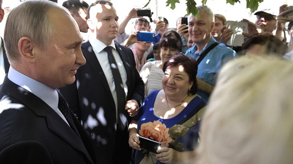 Владимир Путин пообщался с народом на Арбате. 20 июля 2017 года.