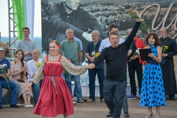 "Шукшинские дни на Алтае" в Сростках. 