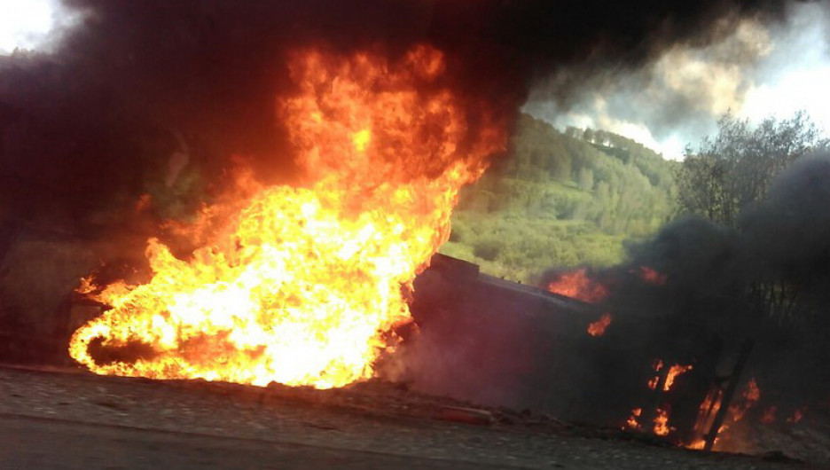 В Алтайском районе погиб водитель сгоревшего грузовика. 24 июля 2017 года.