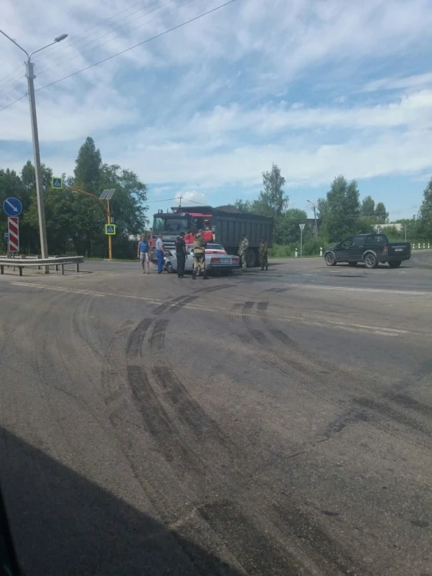 ДТП на Павловском тракте возле аэропорта. Барнаул, 25 июля 2017 года.