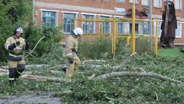 Аварийно-спасательные работы в Советском районе.