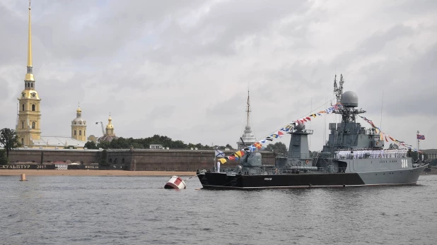 Главный военно-морской парад в Санкт-Петербурге.