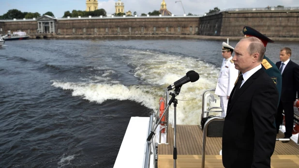 Главный военно-морской парад в Санкт-Петербурге.