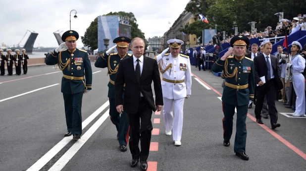 Главный военно-морской парад в Санкт-Петербурге.